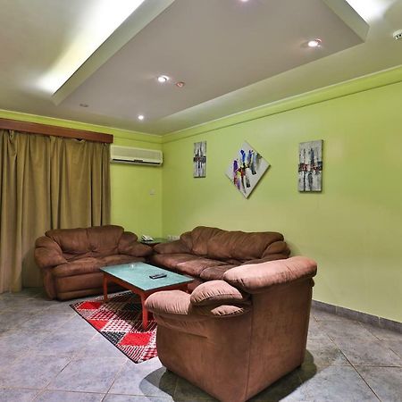 قصر اليمامة للاجنحة الفندقية-فرع السلام Riyadh Exterior photo