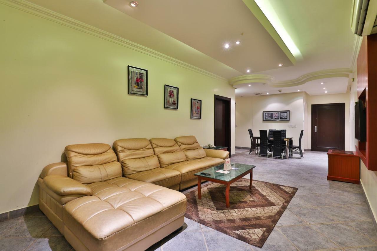 قصر اليمامة للاجنحة الفندقية-فرع السلام Riyadh Exterior photo
